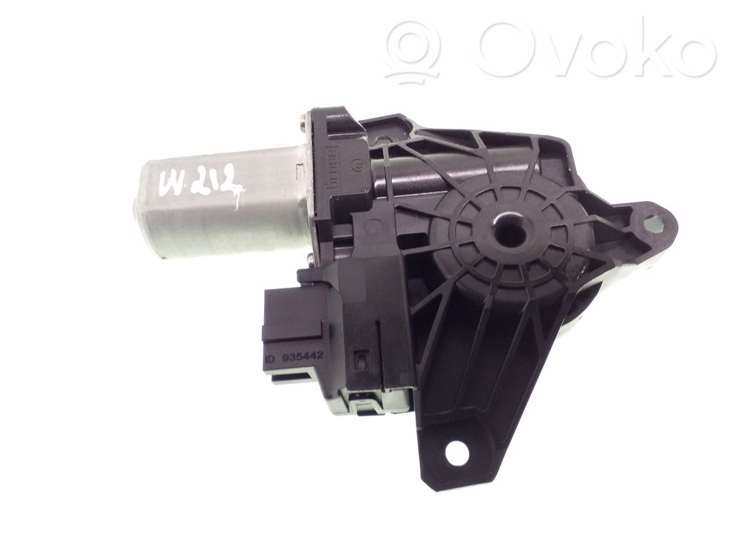 Mercedes-Benz A W176 Moteur de lève-vitre de porte arrière 