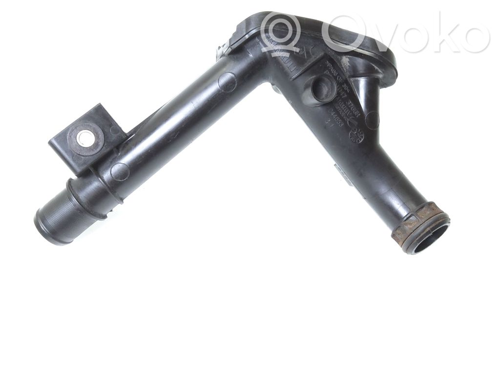 Mercedes-Benz A W176 Engine coolant pipe/hose 