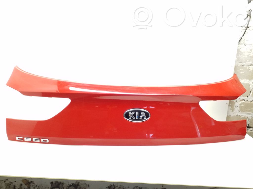 KIA Ceed Tailgate trim 