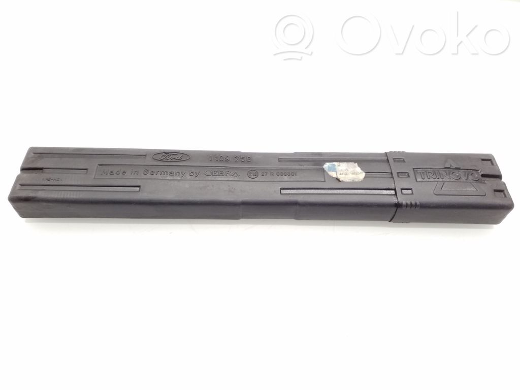 Ford Mondeo Mk III Avarinis ženklas 
