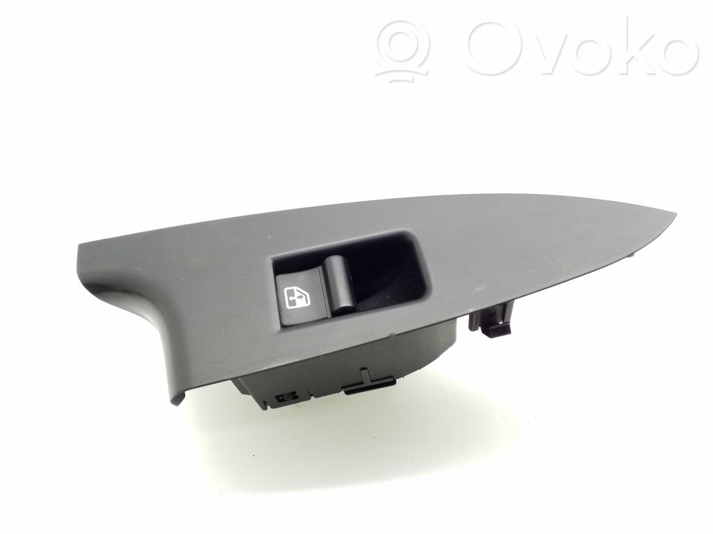 Alfa Romeo Giulietta Electric window control switch 