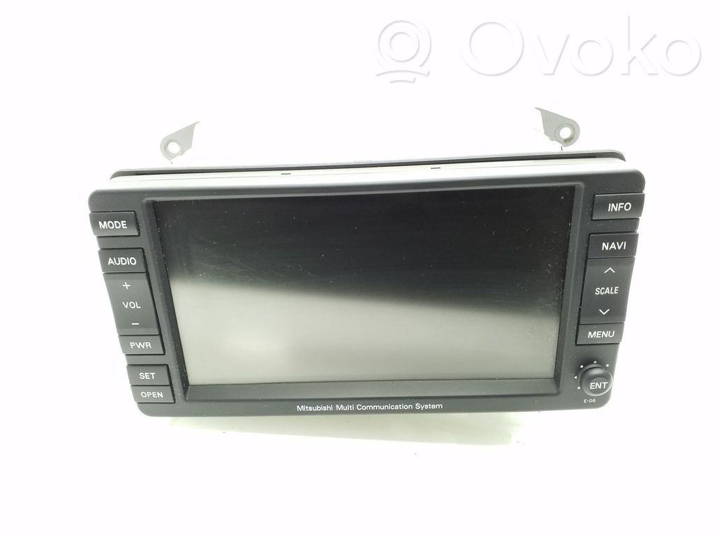 Mitsubishi Outlander Radio/CD/DVD/GPS head unit 