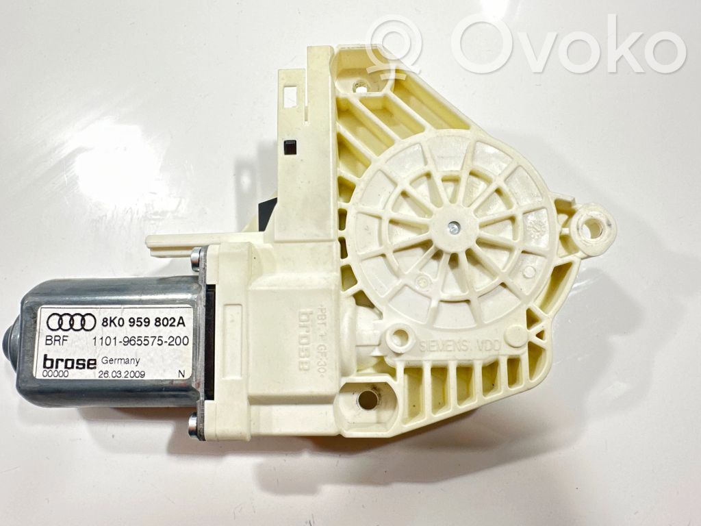 Audi A4 S4 B8 8K Silniczek podnoszenia szyby drzwi tylnych 