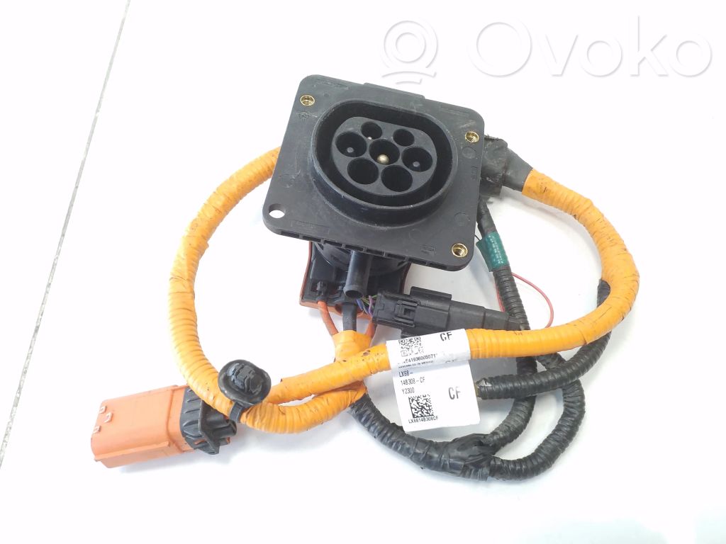 Ford Kuga III Gniazdo ładowania samochodu elektrycznego 