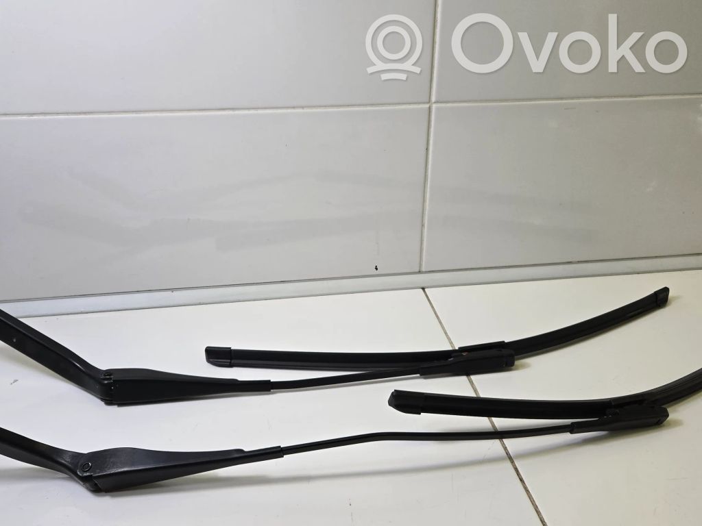 BMW X1 E84 Front wiper linkage and motor 