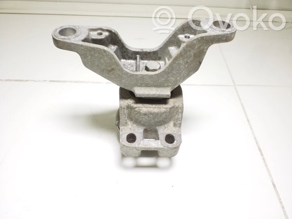 Volvo V60 Engine mounting bracket 