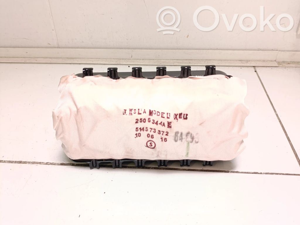 Poduszka powietrzna Airbag pasażera   104800900C,A16FM001564