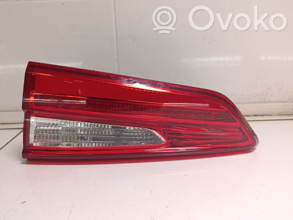 KIA Optima Takaluukun takavalot 