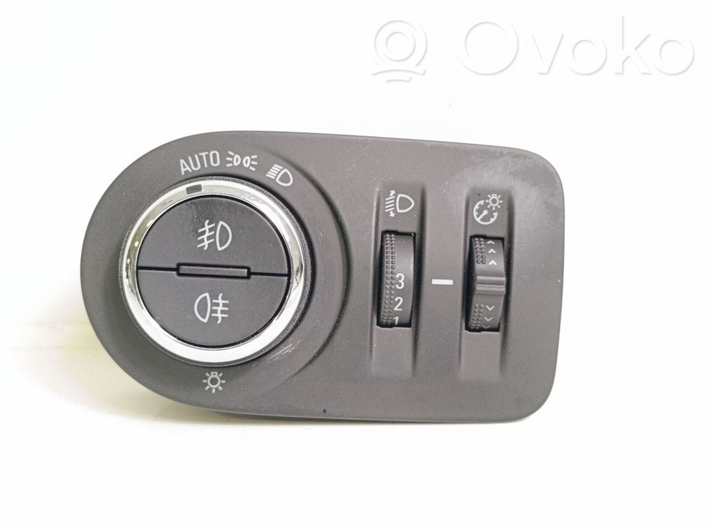 Opel Corsa F Light switch 