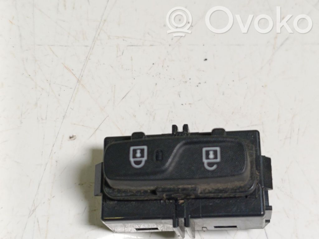 Volvo XC90 Central locking switch button 