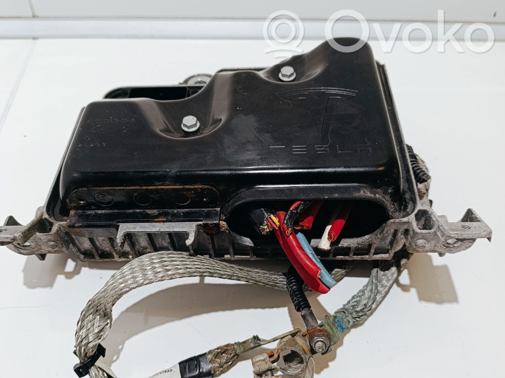 Tesla Model 3 Muut ohjainlaitteet/moduulit 