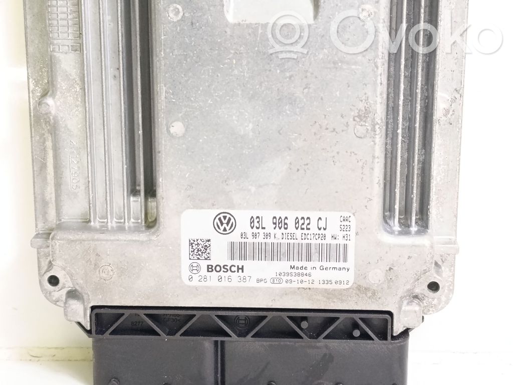 Volkswagen Golf VII Engine control unit/module 