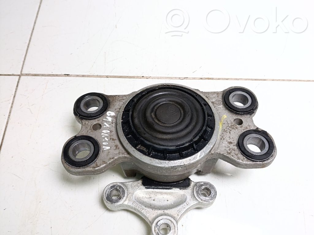 Volvo V60 Engine mount bracket 