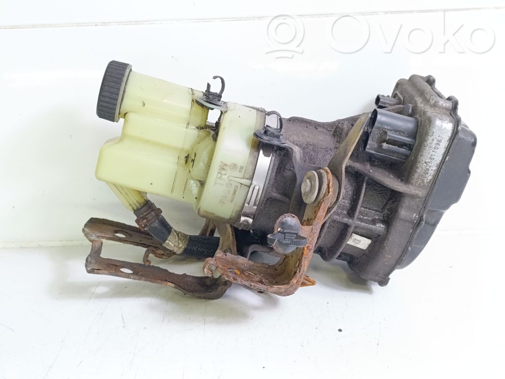 Renault Master III Ohjaustehostimen pumppu 