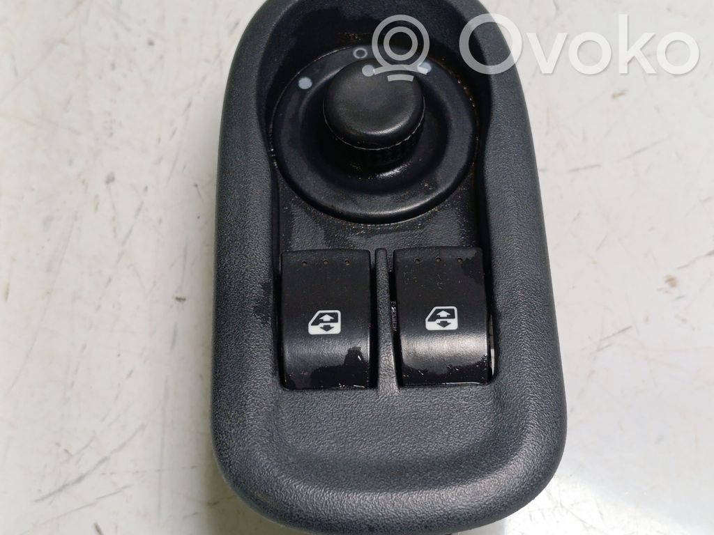 Renault Master III Electric window control switch 