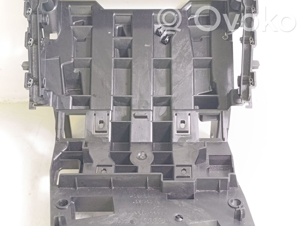 Audi e-tron Other center console (tunnel) element 