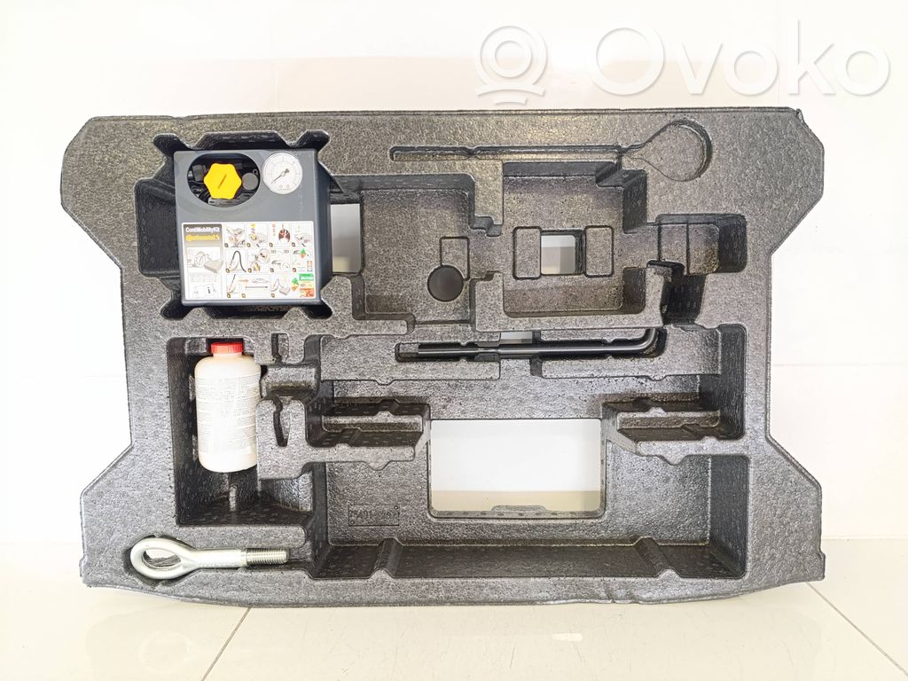 Suzuki Vitara (LY) Tool box 