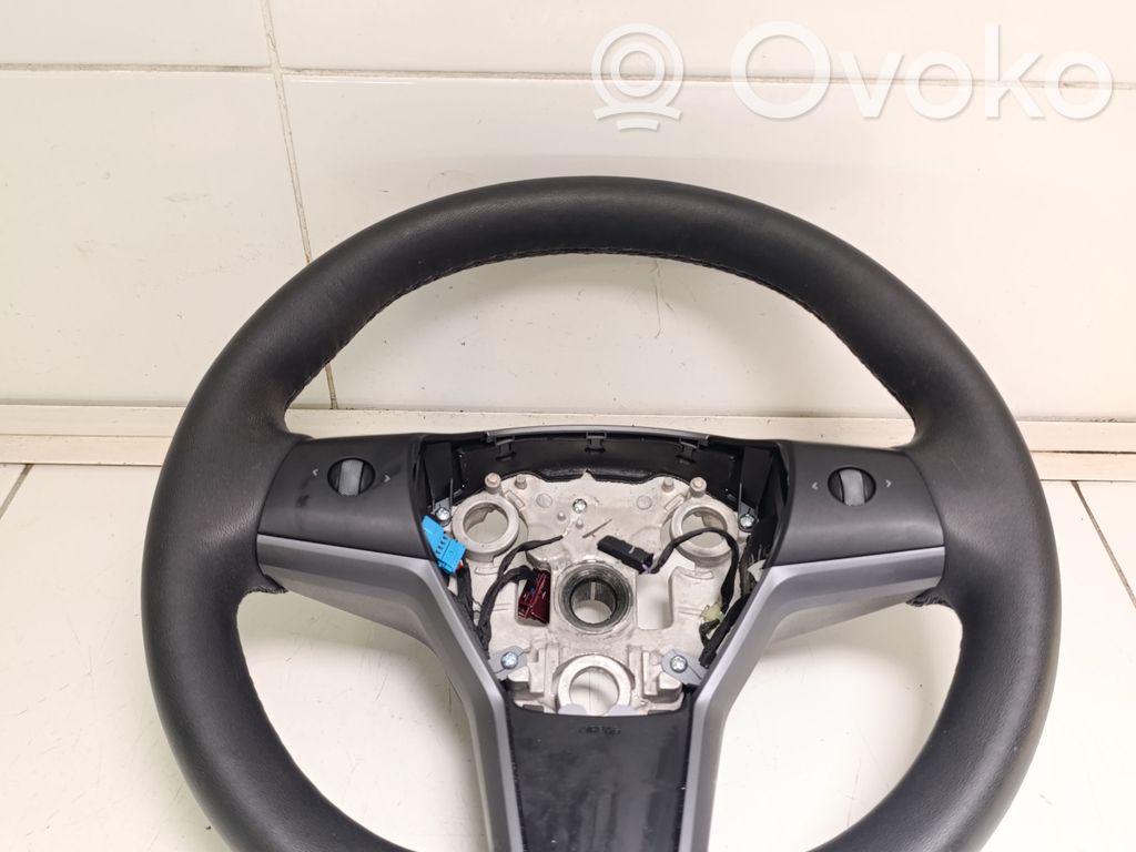 Tesla Model Y Stūre 