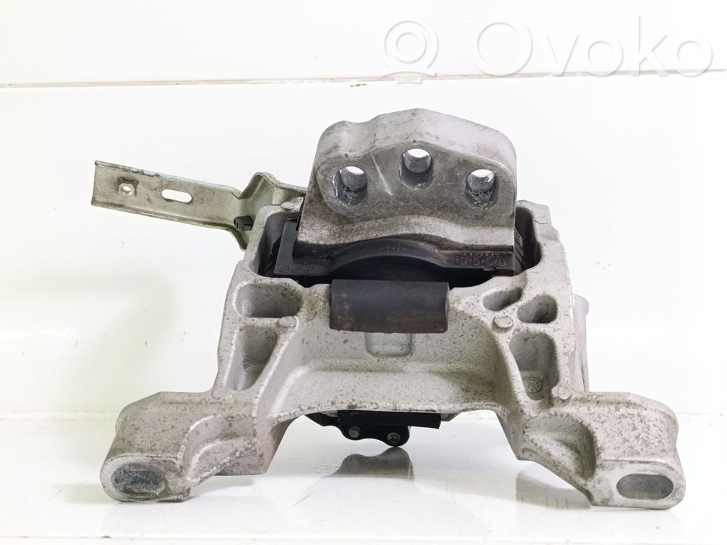 Engine mount bracket   KD45K1442