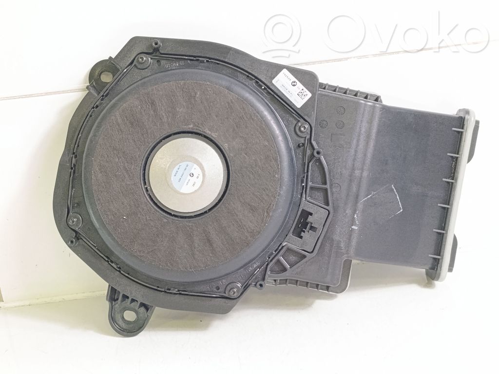 BMW X1 U11 Subwoofer 