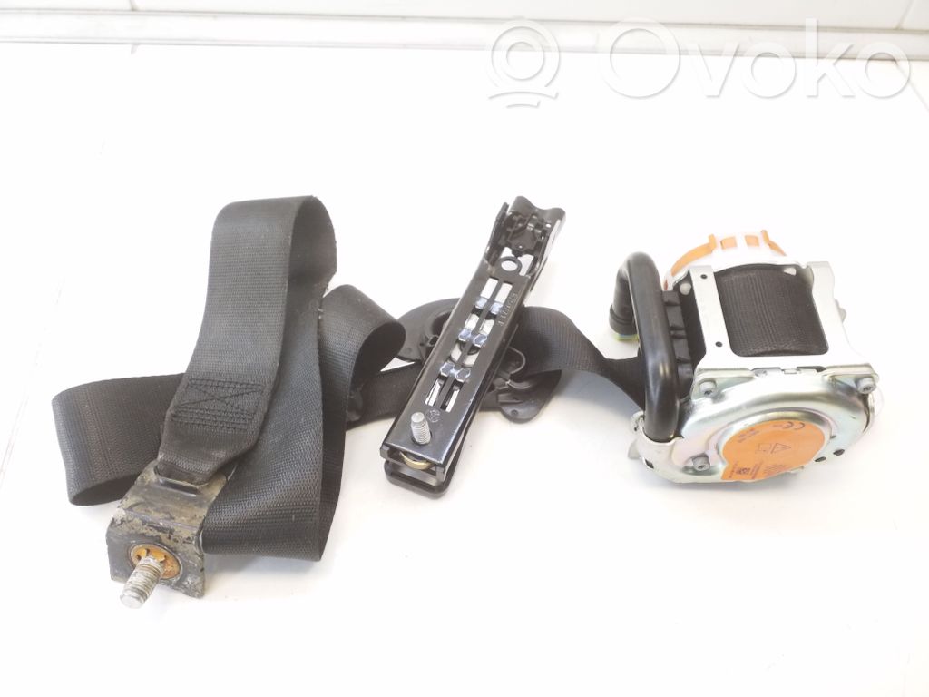 Mercedes-Benz EQA Cinturón delantero 