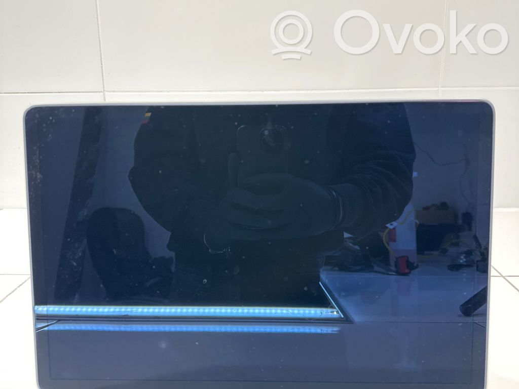 Tesla Model 3 Screen/display/small screen 