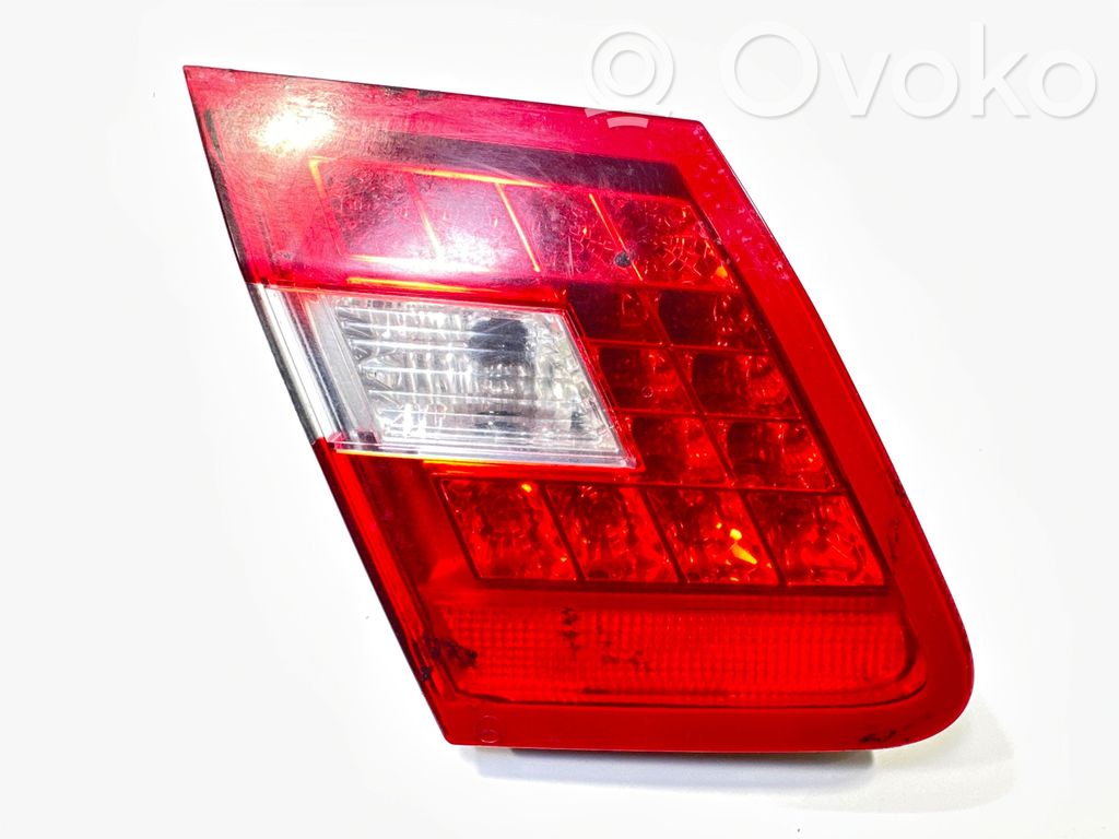 Mercedes-Benz E W212 Lampă spate în capacul portbagajului 