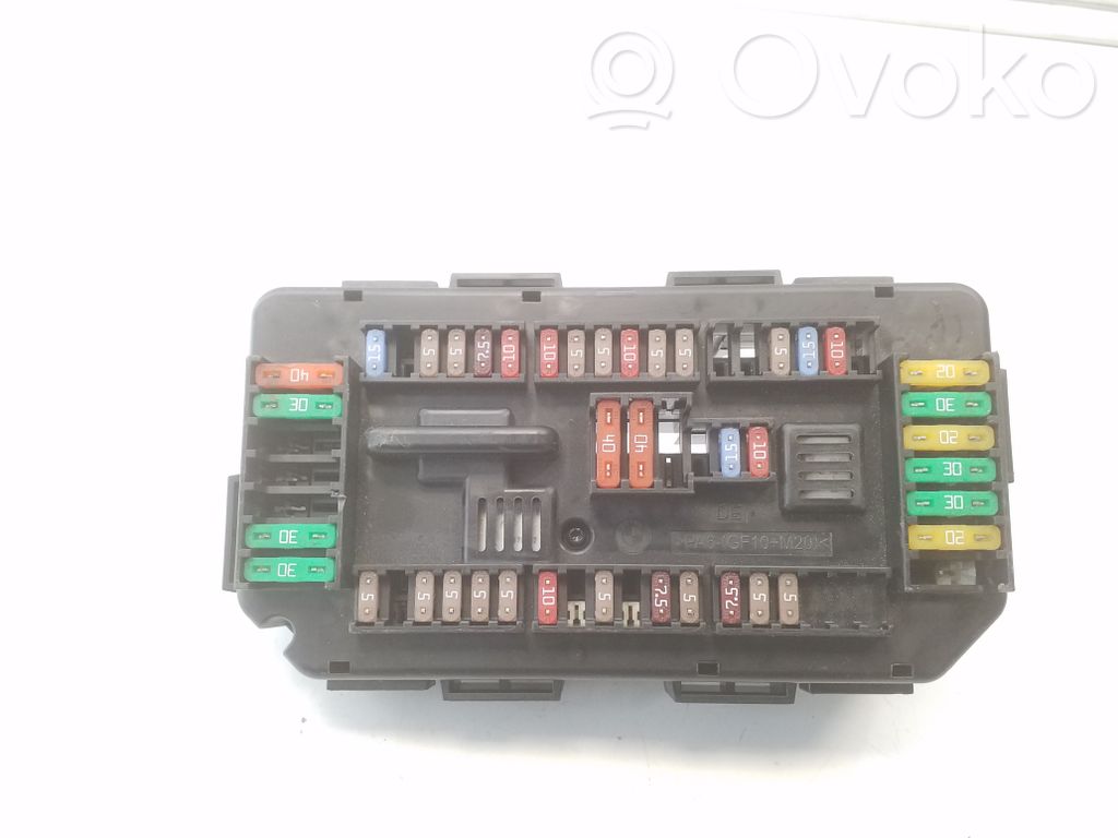 BMW 1 F20 F21 Saugiklių blokas 