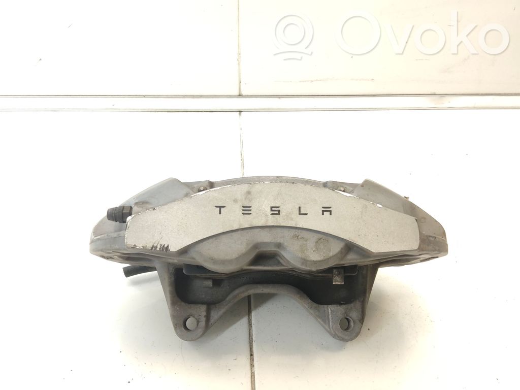 Tesla Model 3 Etujarrusatula 