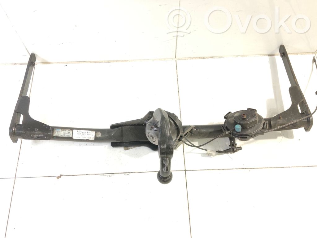 Volkswagen Golf VII Hak holowniczy / Komplet 