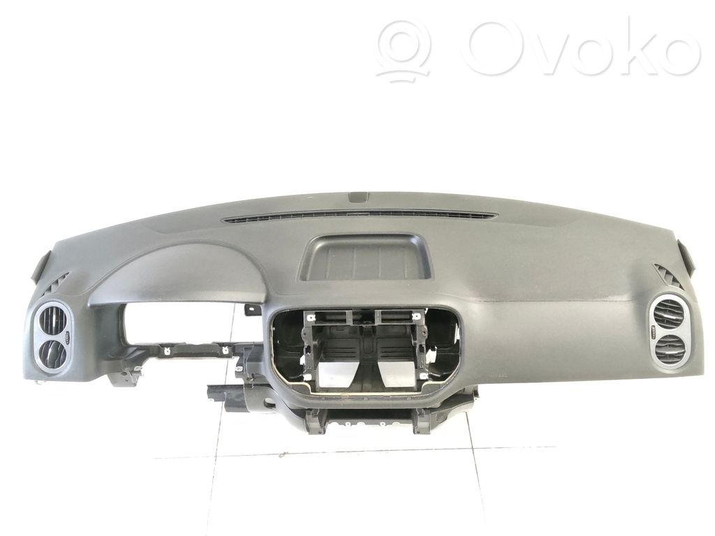 Volkswagen Tiguan Deska rozdzielcza 