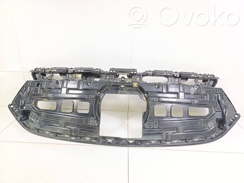 Mercedes-Benz EQA Maskownica / Grill / Atrapa górna chłodnicy 