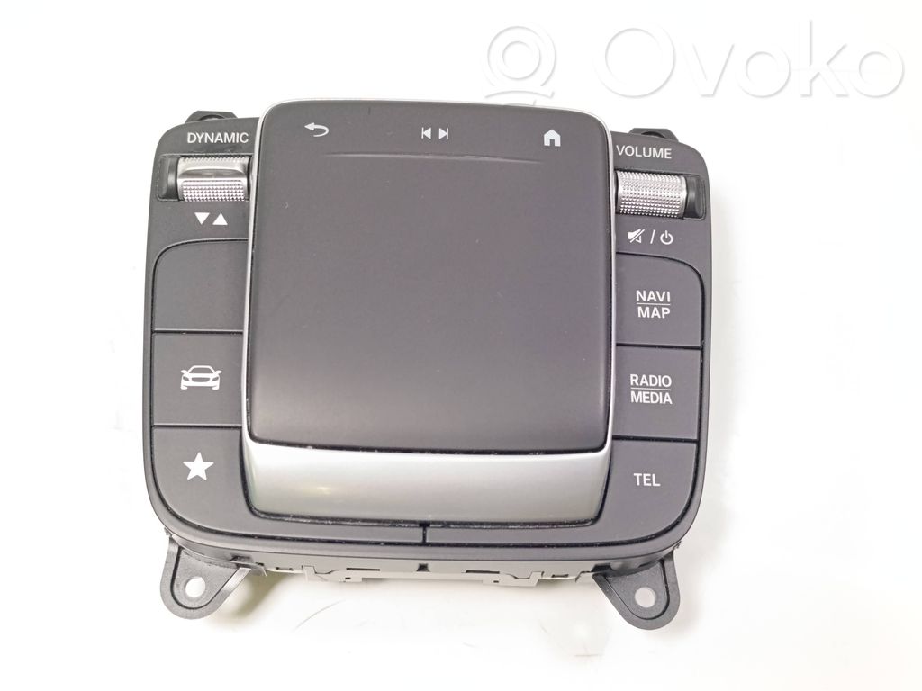 Mercedes-Benz EQB Unidad central de control multimedia