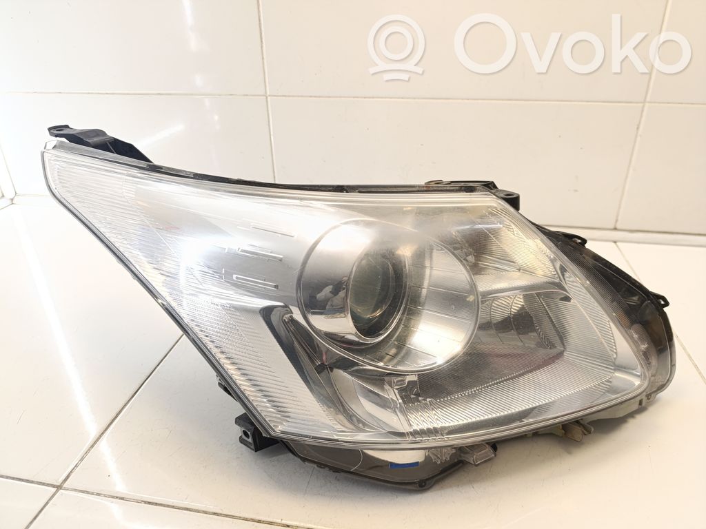 Toyota Avensis T270 Phare frontale 