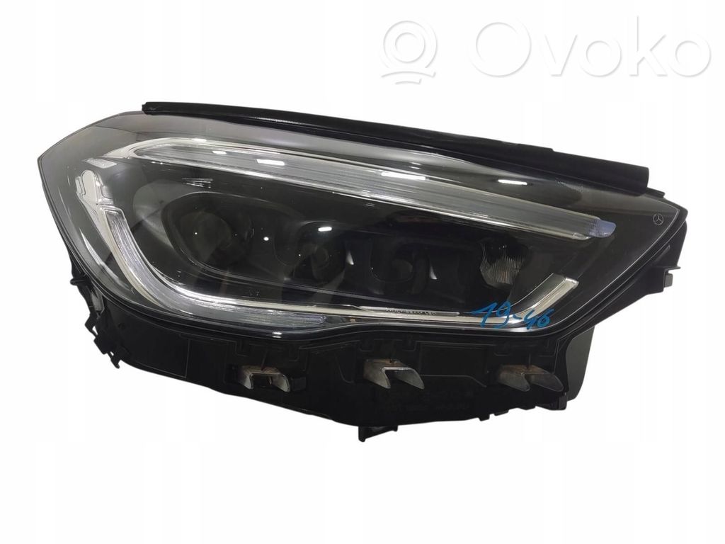 Mercedes-Benz GLA H247 Lampa przednia 