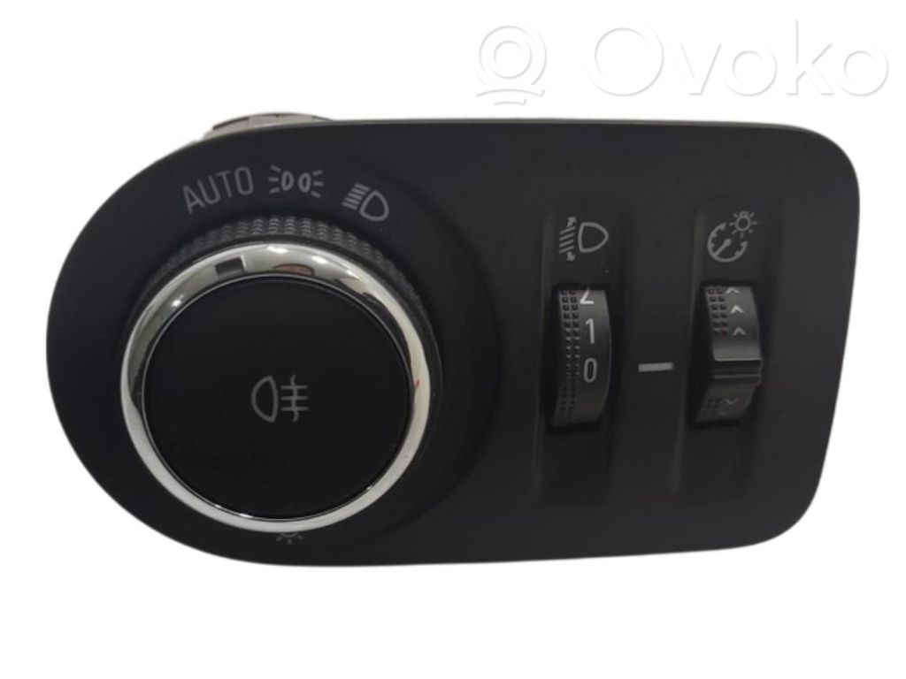 Opel Corsa F Light switch 