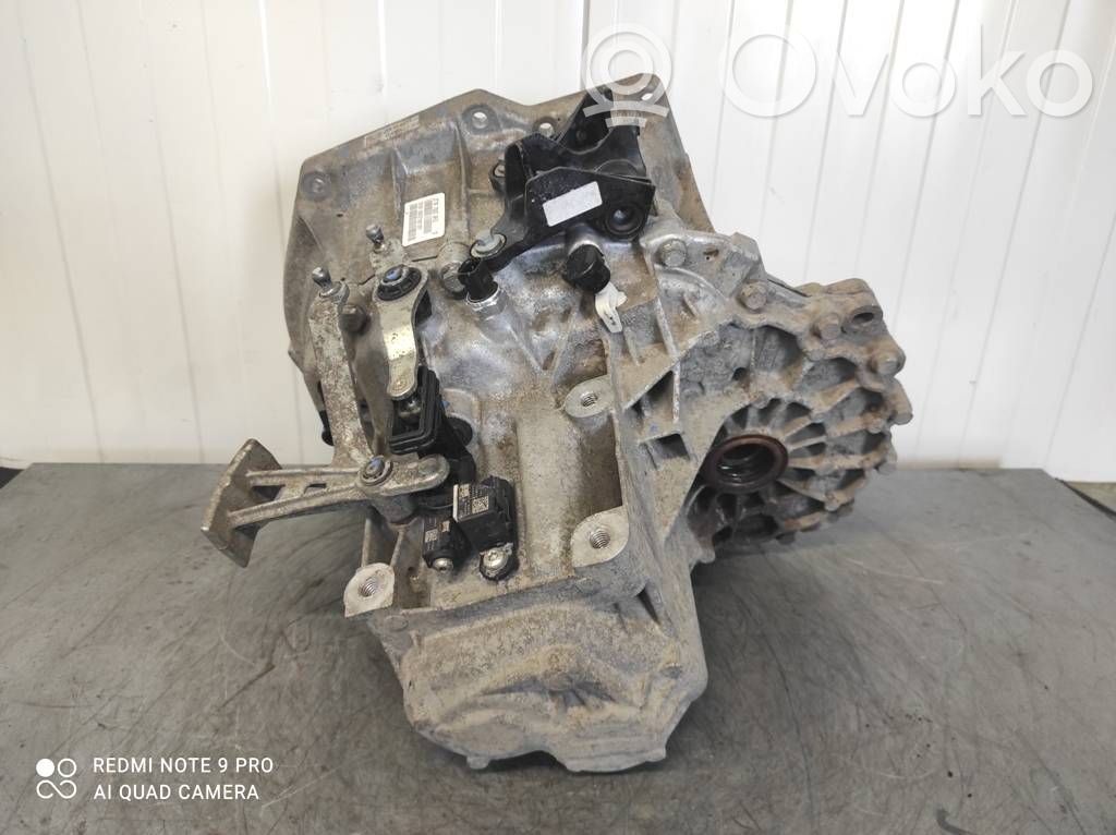 Ford Turneo Courier Mehāniska 6 ātrumu pārnesumkārba 