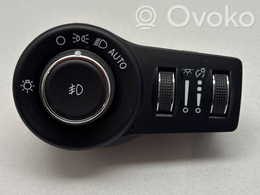 Chrysler Pacifica Light switch 