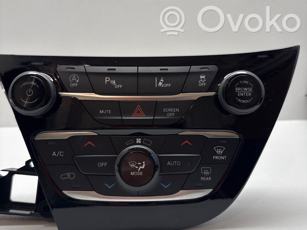 Chrysler Pacifica Climate control unit 
