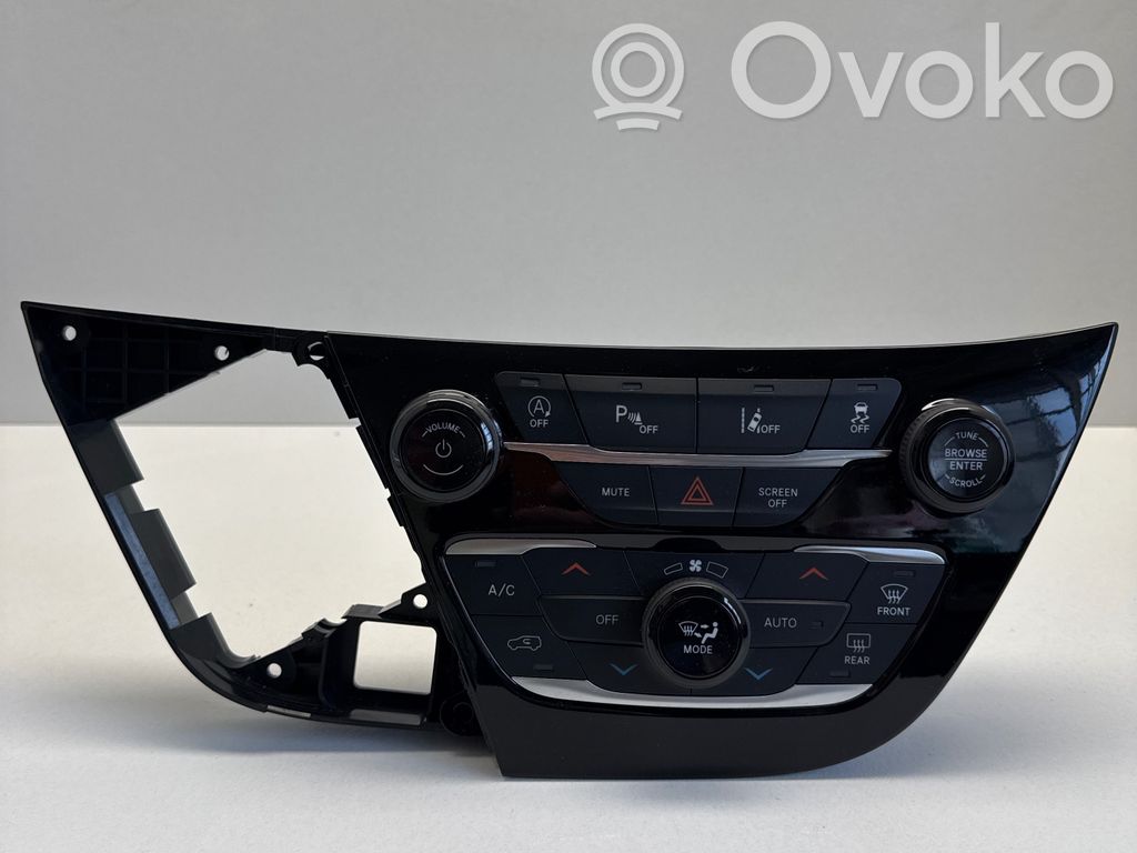 Chrysler Pacifica Climate control unit 