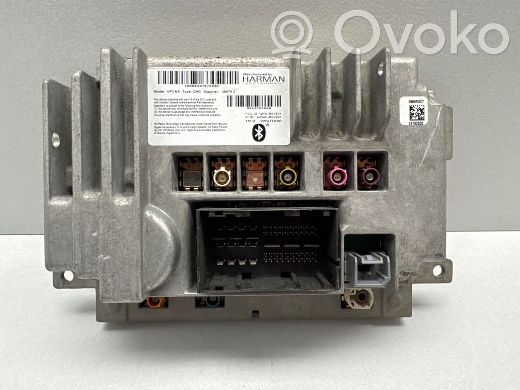 Chrysler Pacifica Unitate principală radio/CD/DVD/GPS 