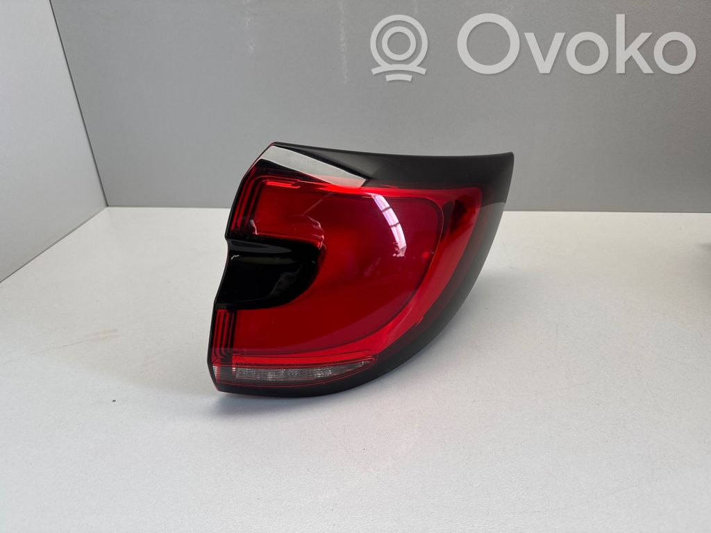 Chrysler Pacifica Rear/tail lights 