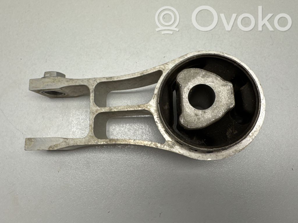 Chrysler Pacifica Engine mount bracket 