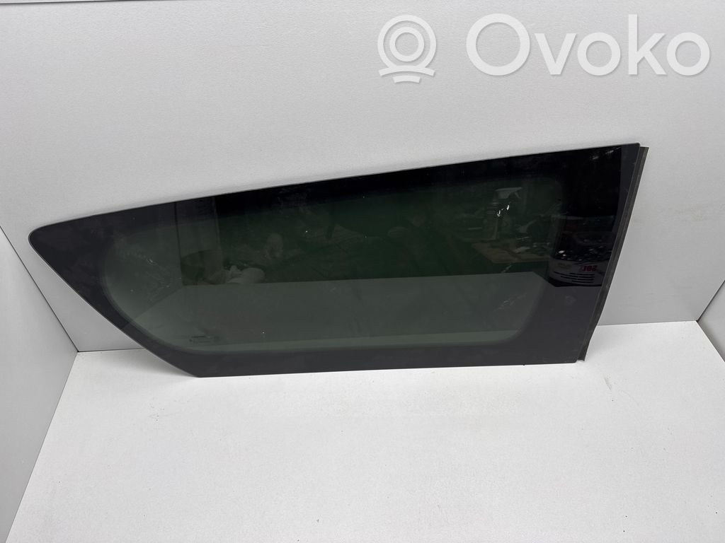 Rear side window   68238494AC