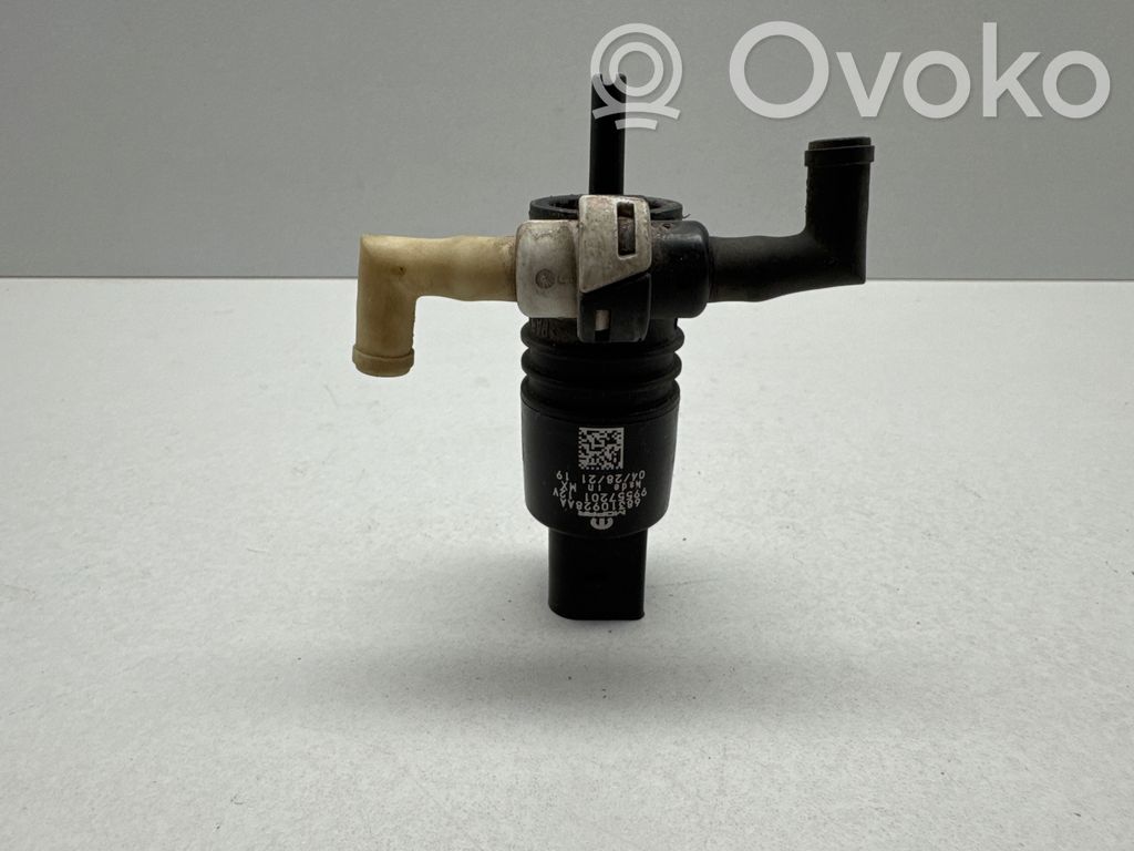 Chrysler Pacifica Windscreen/windshield washer pump 