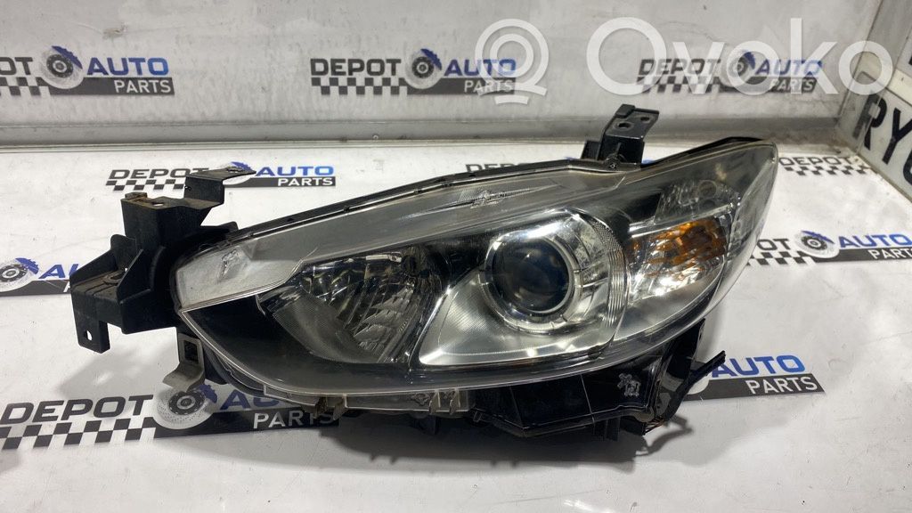 Etu-/Ajovalo   SKYACTIV