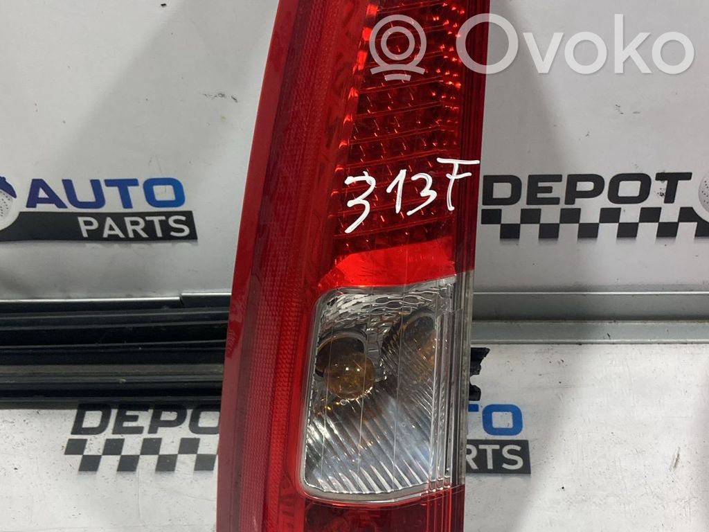 Volvo V70 Galinis žibintas dangtyje 