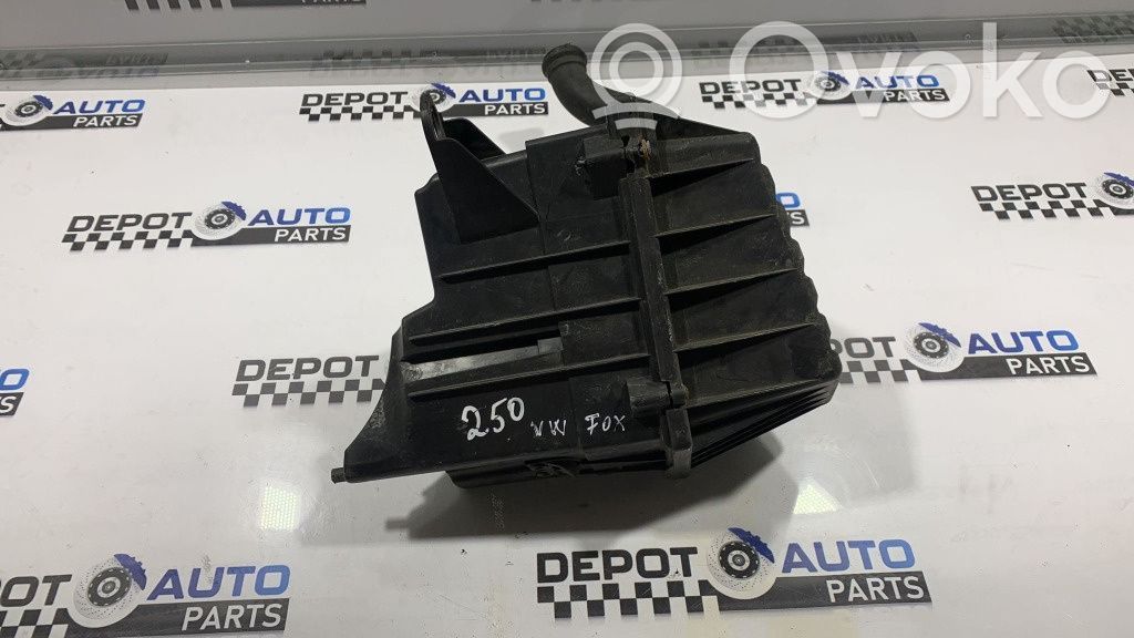 Volkswagen Fox Air filter box 