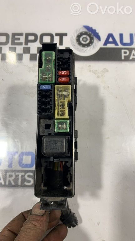 Nissan Note (E11) Drošinātāju bloks 