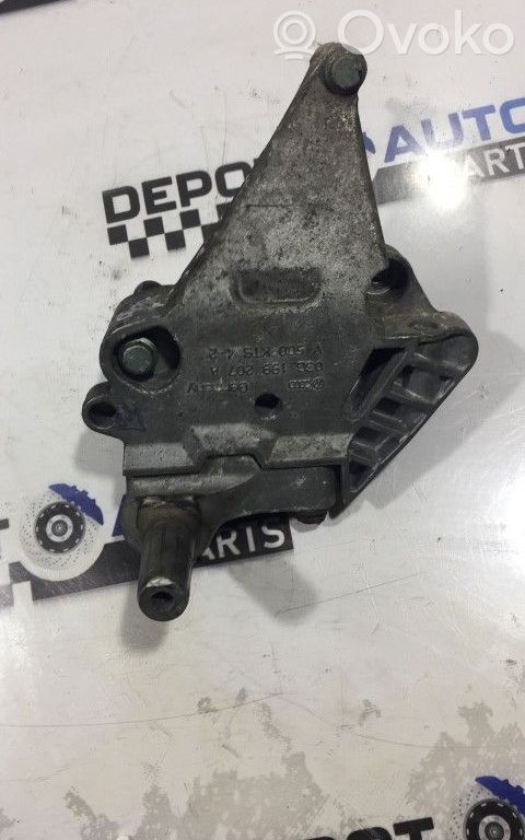 Volkswagen Golf V Engine mounting bracket 